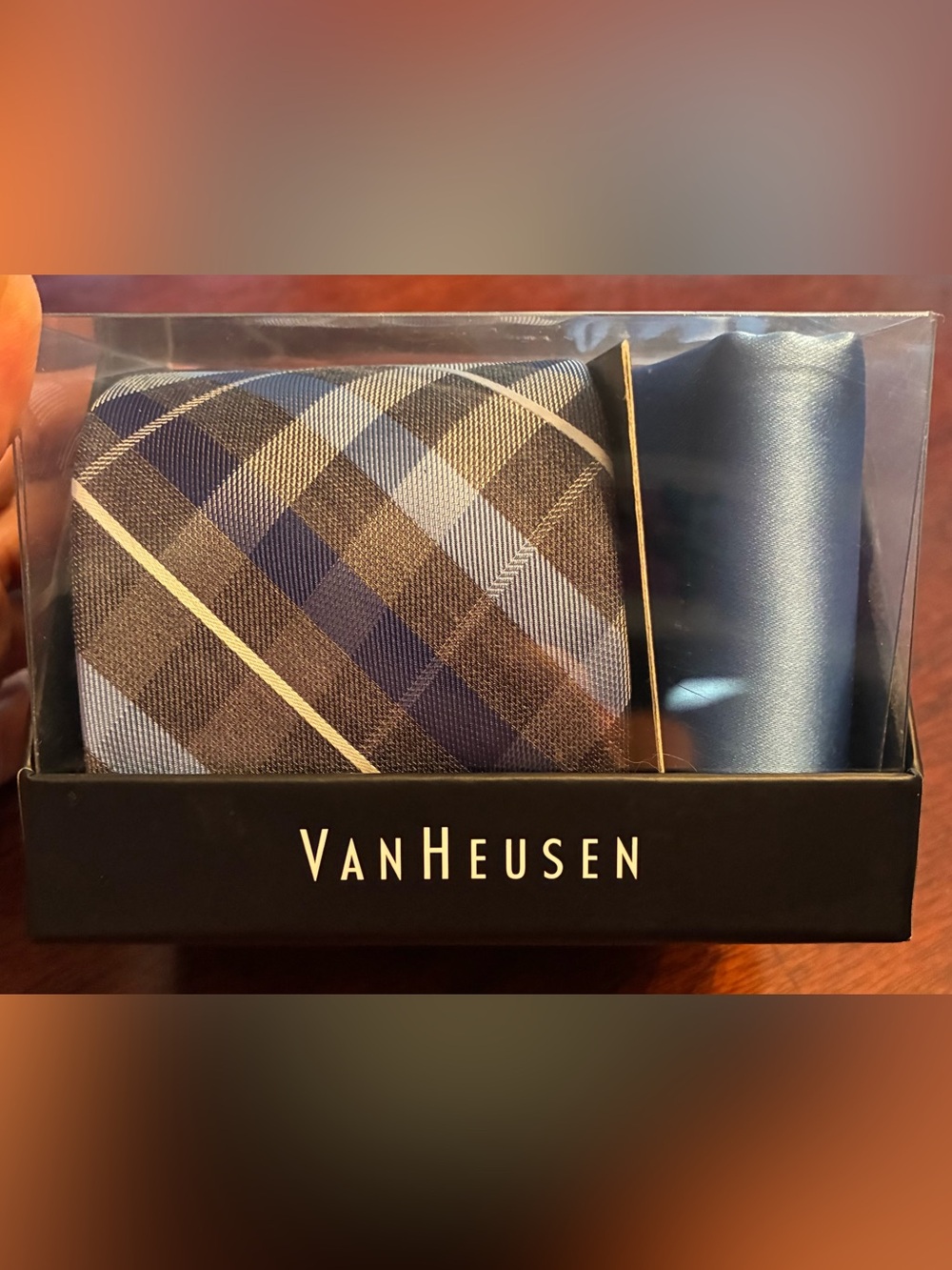 Van Heusen Plaid Tie Pocket Square Gift Set New in Box